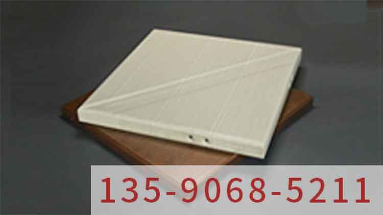 氟碳鋁單板之現代建筑裝飾的高性能材料